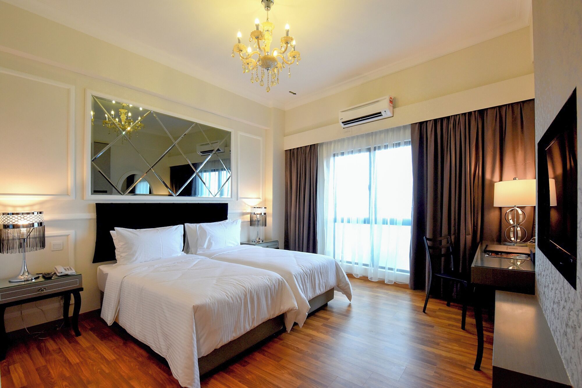 Deluxe Room (Imperial) | Peti besi dalam bilik, langsir/tirai gelap terus, Wi-fi percuma 