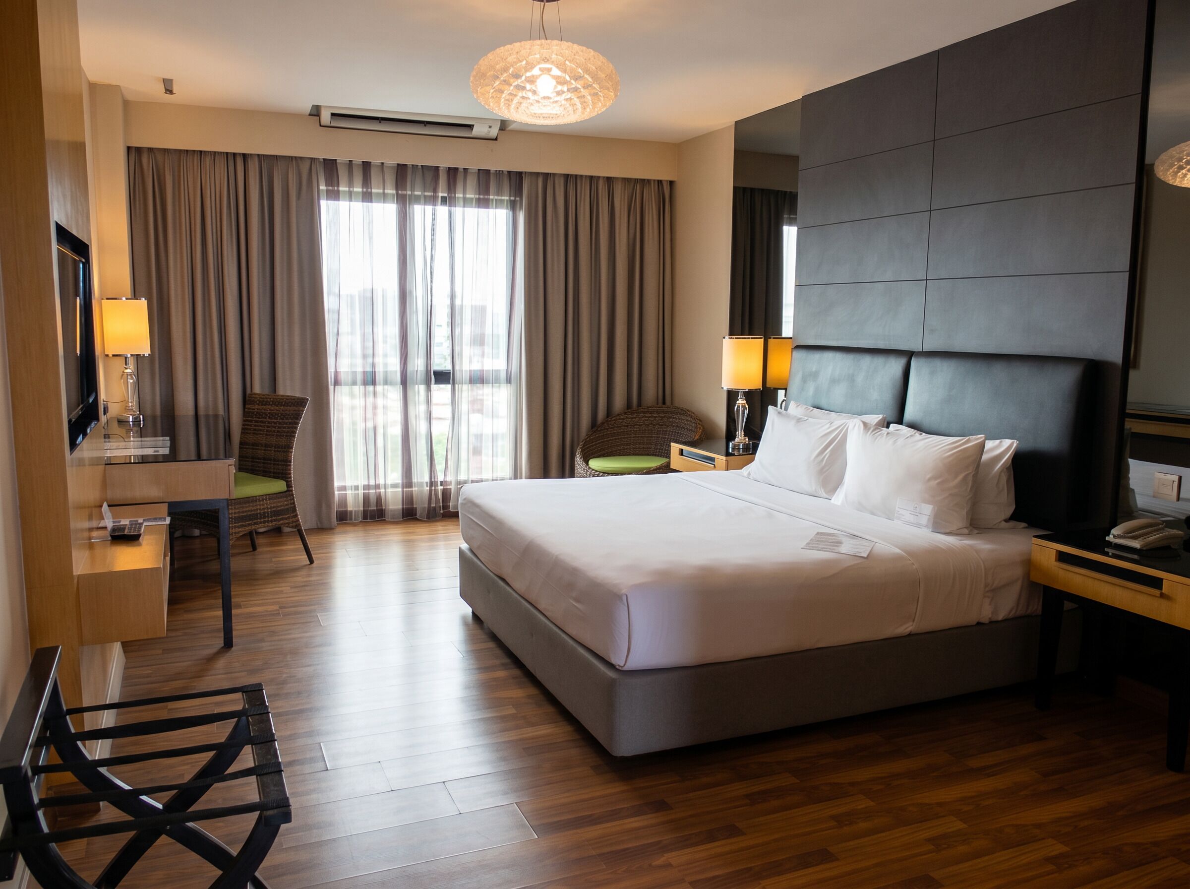 Deluxe Suite | Peti besi dalam bilik, langsir/tirai gelap terus, Wi-fi percuma 