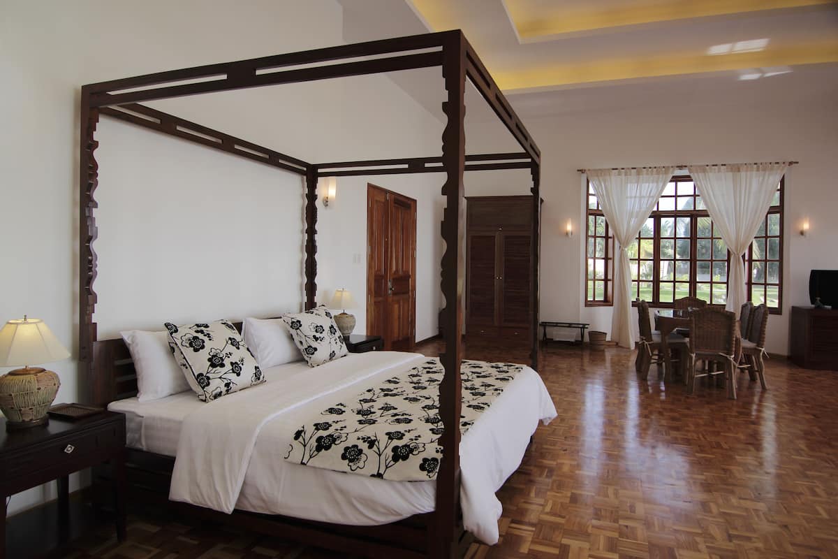 Pacific Room | Premium bedding, minibar, in-room safe, desk