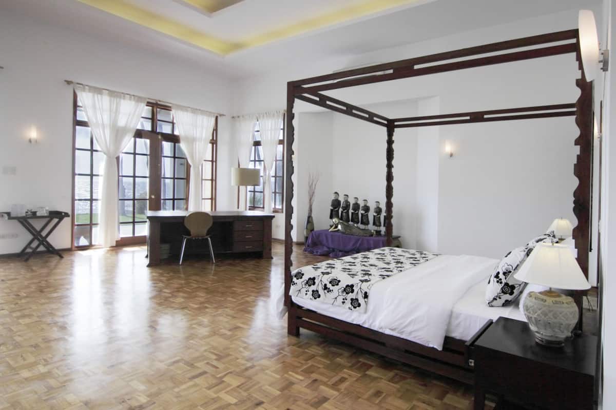 pacific room | premium bedding, minibar, in-room safe, desk