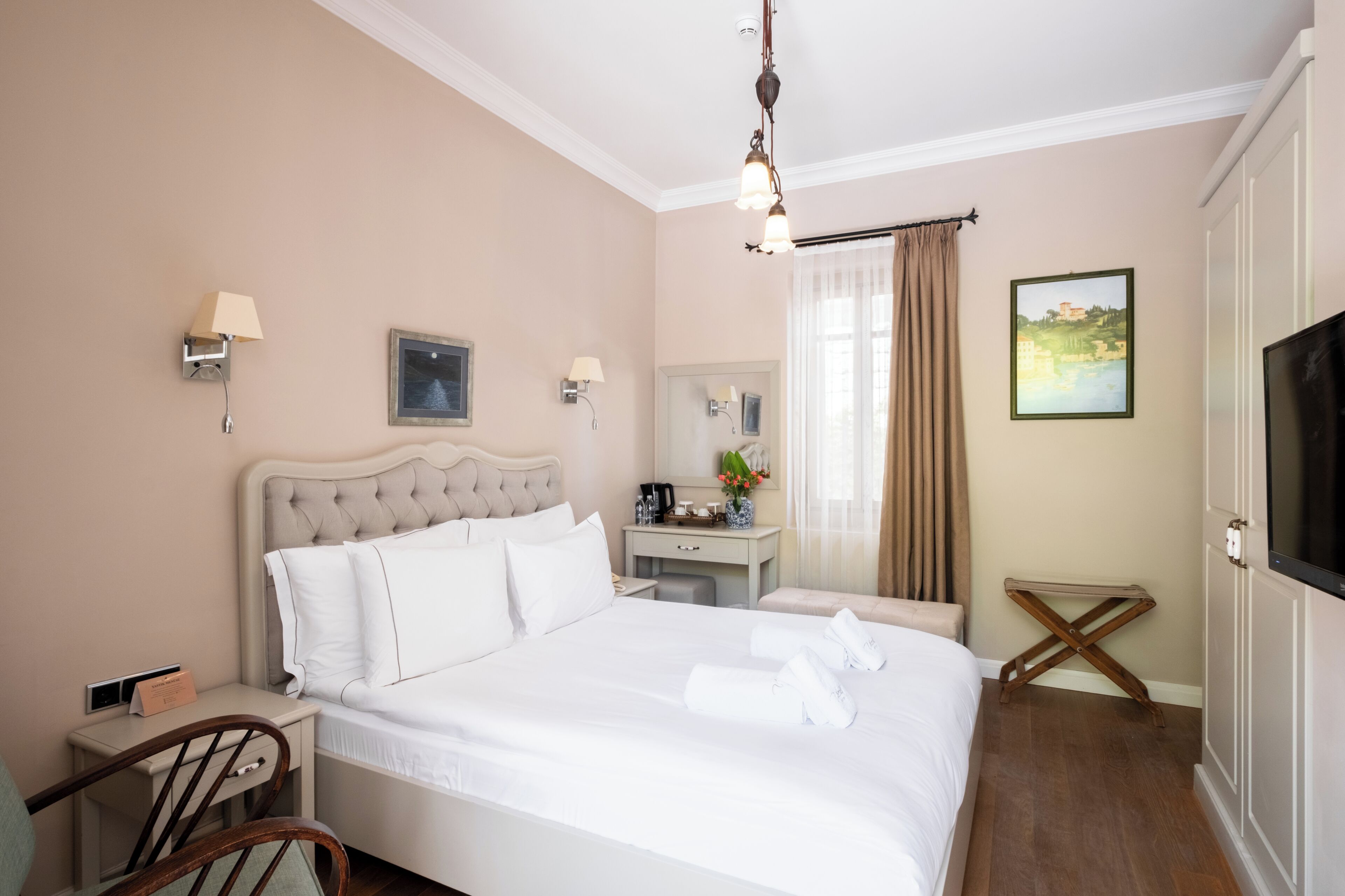 Premium bedding, minibar, in-room safe, soundproofing