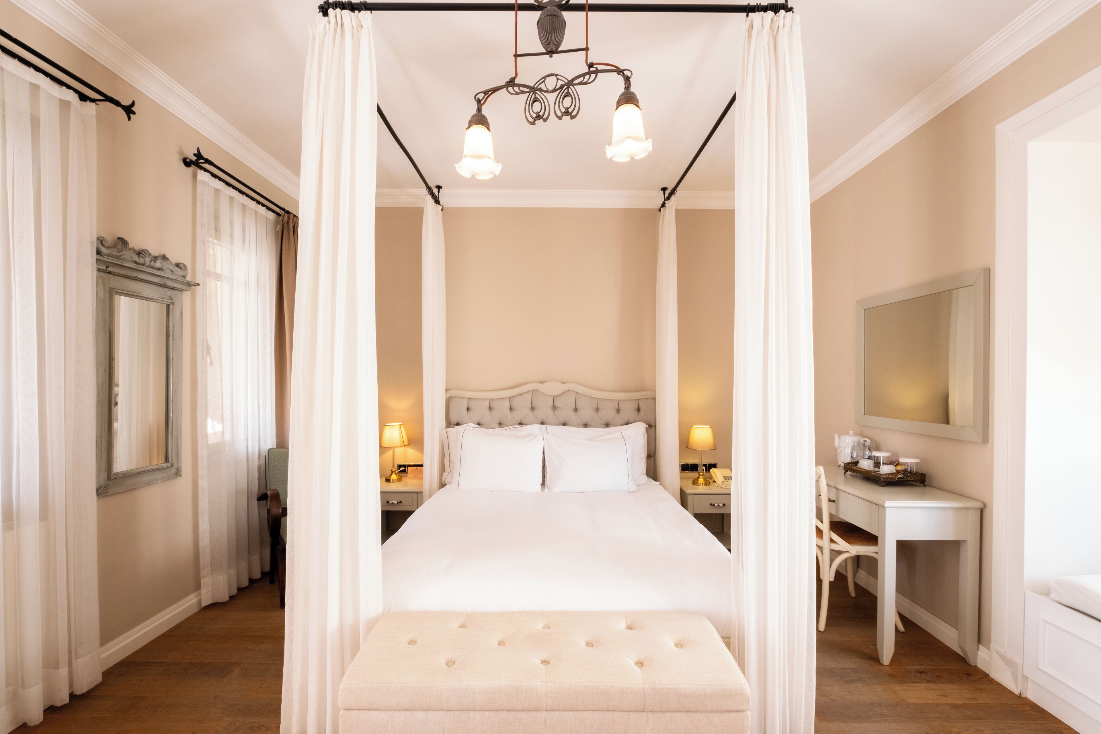 Deluxe Room ( bay window ) | Sengetøy av topp kvalitet, minibar, safe på rommet og lydisolert