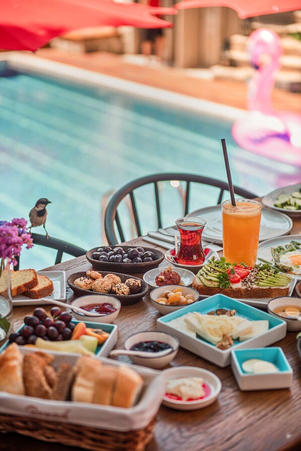 Free daily full breakfast  - Viento Hotel Alacati - Special Class (Cesme)