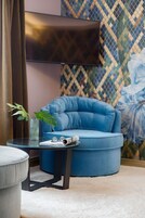 Studio Apartment Senior | Living area | 32-inch flat-screen TV with cable channels, TV