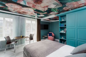 Estudio junior, balcón | Tabla de planchar con plancha, wifi gratis y ropa de cama