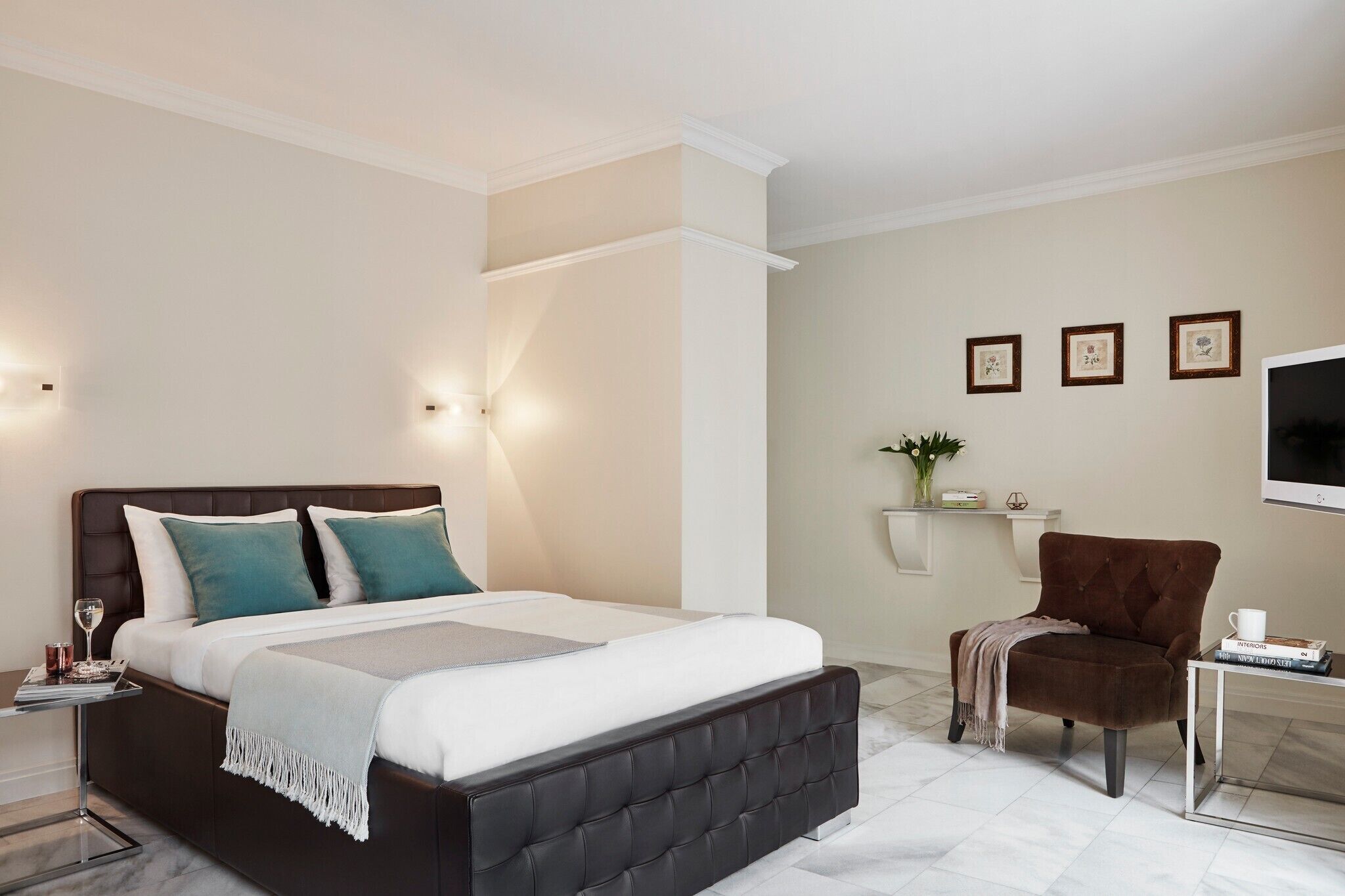 مكواة/لوح كي وواي فاي مجانًا وملاءات أسرّة