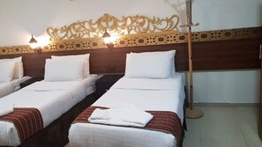 Egyptian cotton sheets, premium bedding, in-room safe, blackout curtains - Al Tawfiq Plaza Hotel (Makkah)