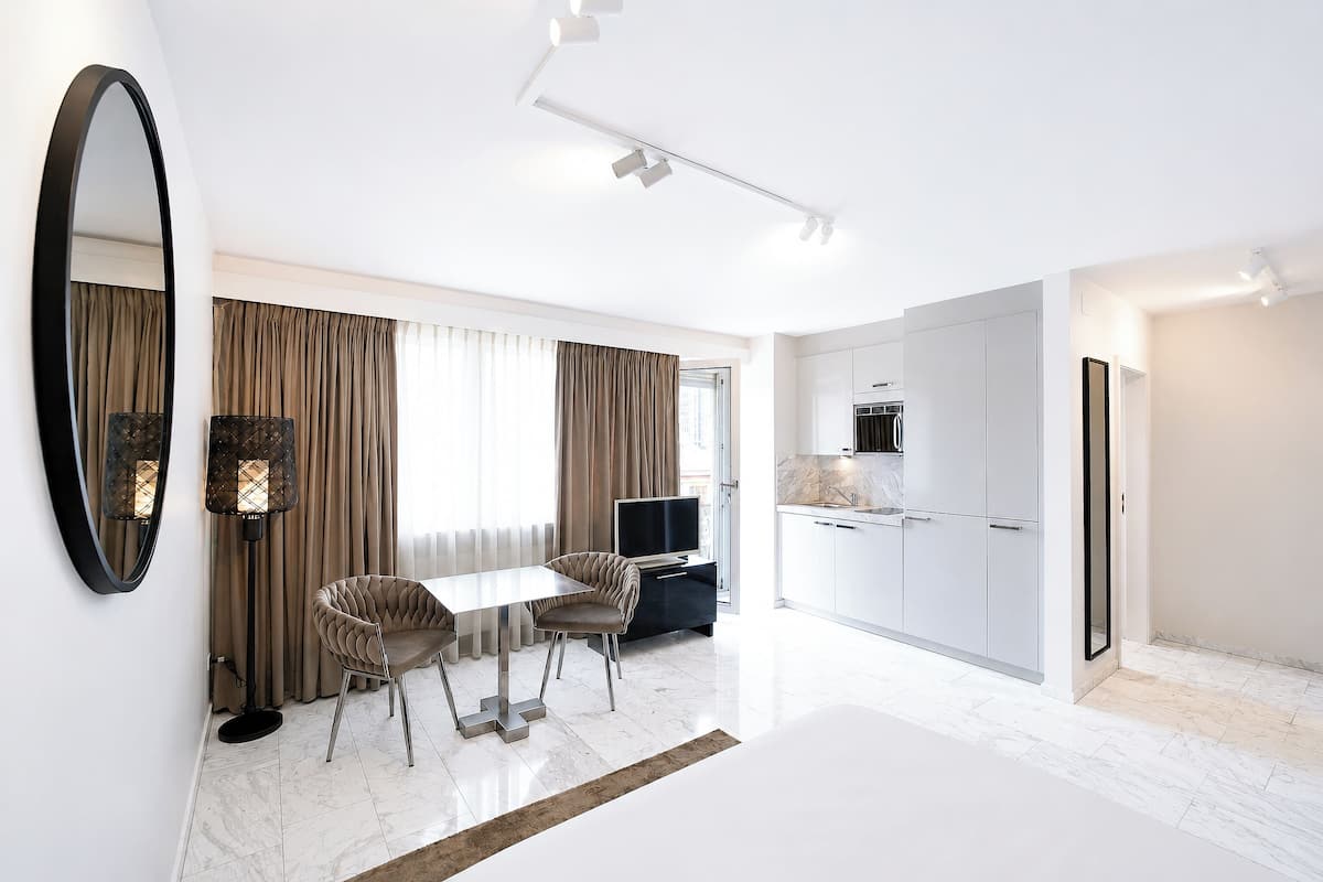 Private kitchenette