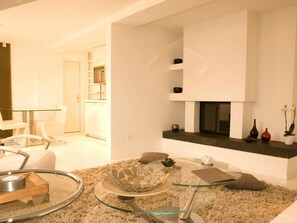 Leilighet – grand | Oppholdsområde | Flatskjerm-TV