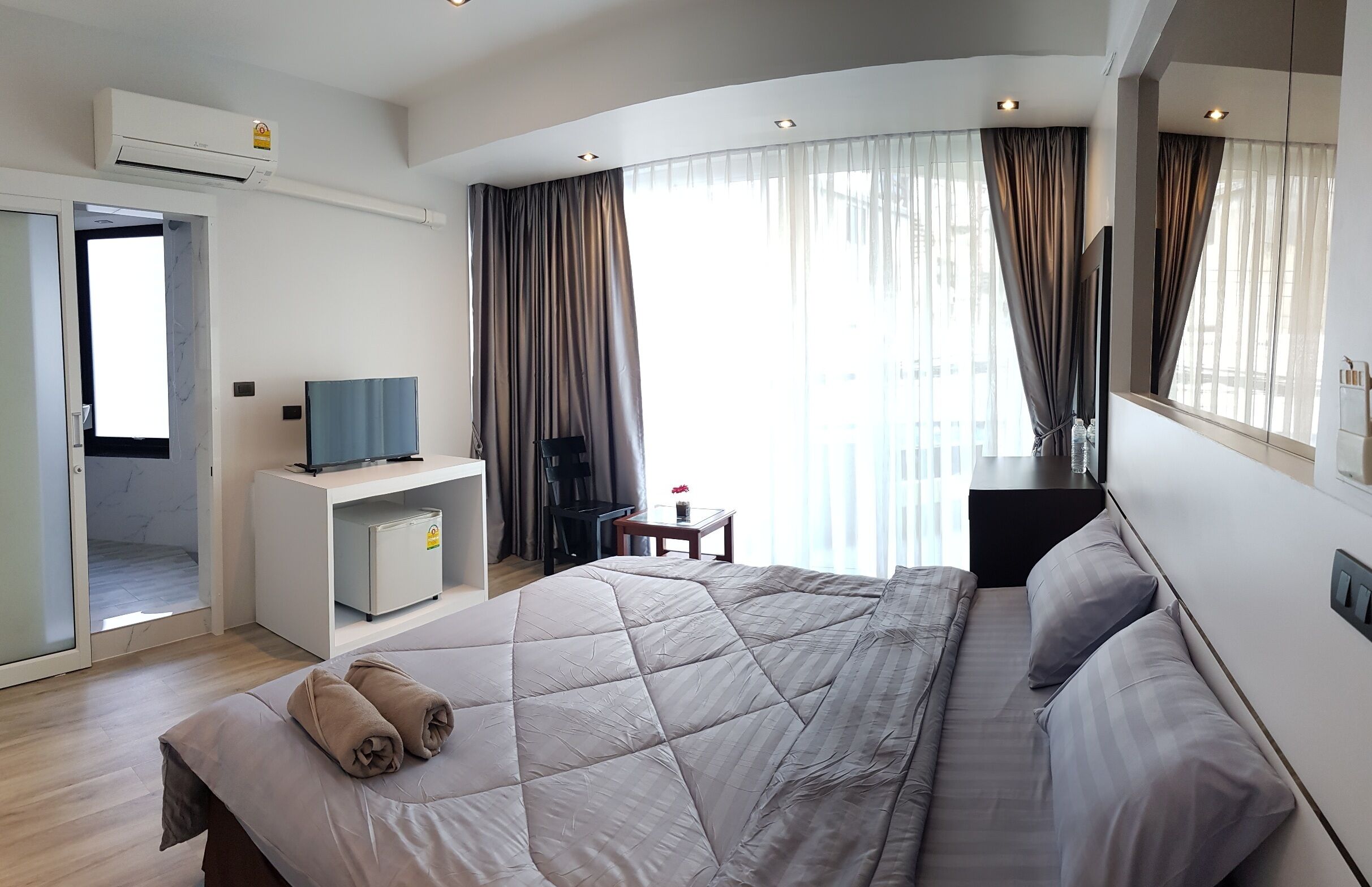 디럭스  룸, 킹사이즈침대 1개 | 객실 내 금고, 무료 WiFi, 침대 시트