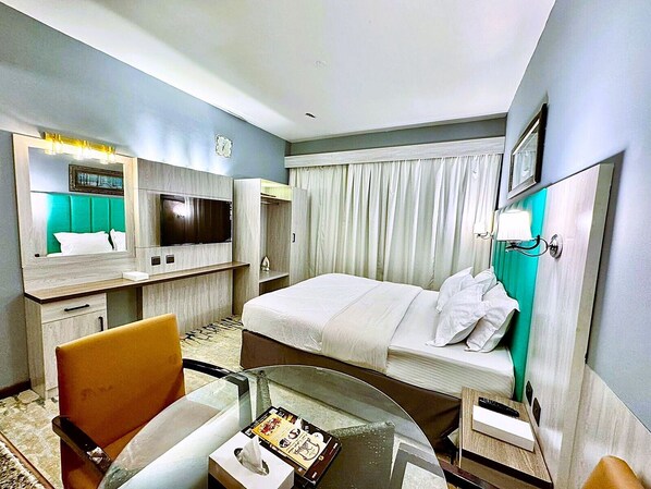 Double or Twin Studio Apartment | Literie de qualité supérieure, bureau