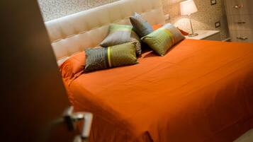 Camera tripla, non fumatori | Biancheria da letto di alta qualità, copriletto in piuma