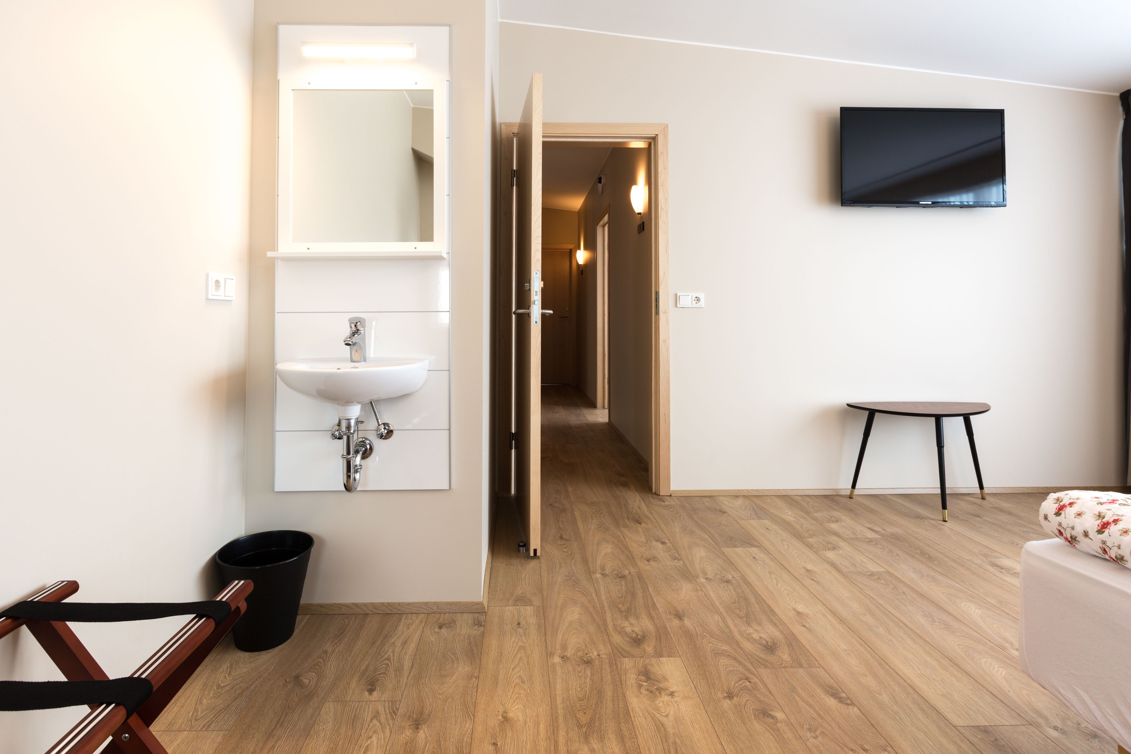 Standard Double or Twin Room, Shared Bathroom | Iron/ironing board, free cribs/infant beds, free WiFi