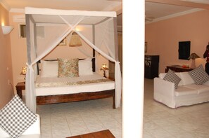 Superior Room | Minibar, in-room safe, individually decorated, desk