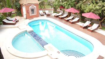 3 utendørsbassenger