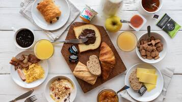 Daily buffet breakfast for a fee