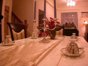 Interior - Broad-Minded Station (Dongshan)