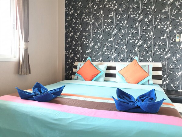 Standard Room | Free WiFi - Sea Beach Koh Larn (Koh Lan)