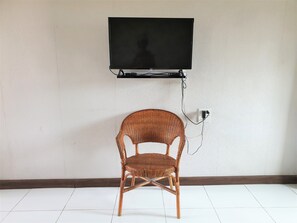 Standard Room | Television