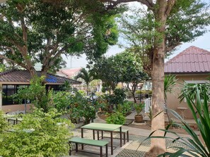 Garden view - Sea Beach Koh Larn (Koh Lan)
