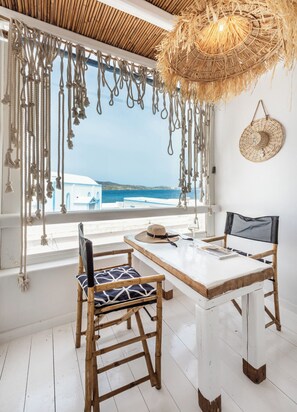 Junior Suite (Rose) | 1 bedroom, Egyptian cotton sheets, premium bedding, in-room safe - Captain Zeppos (Milos)
