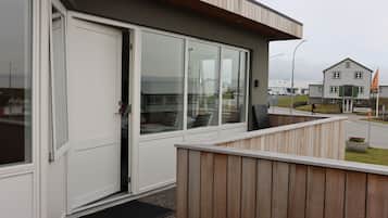 Studio Apartment | Terrace/patio