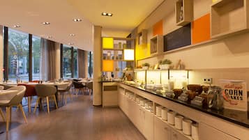 Petit déjeuner buffet servi tous les jours en supplément