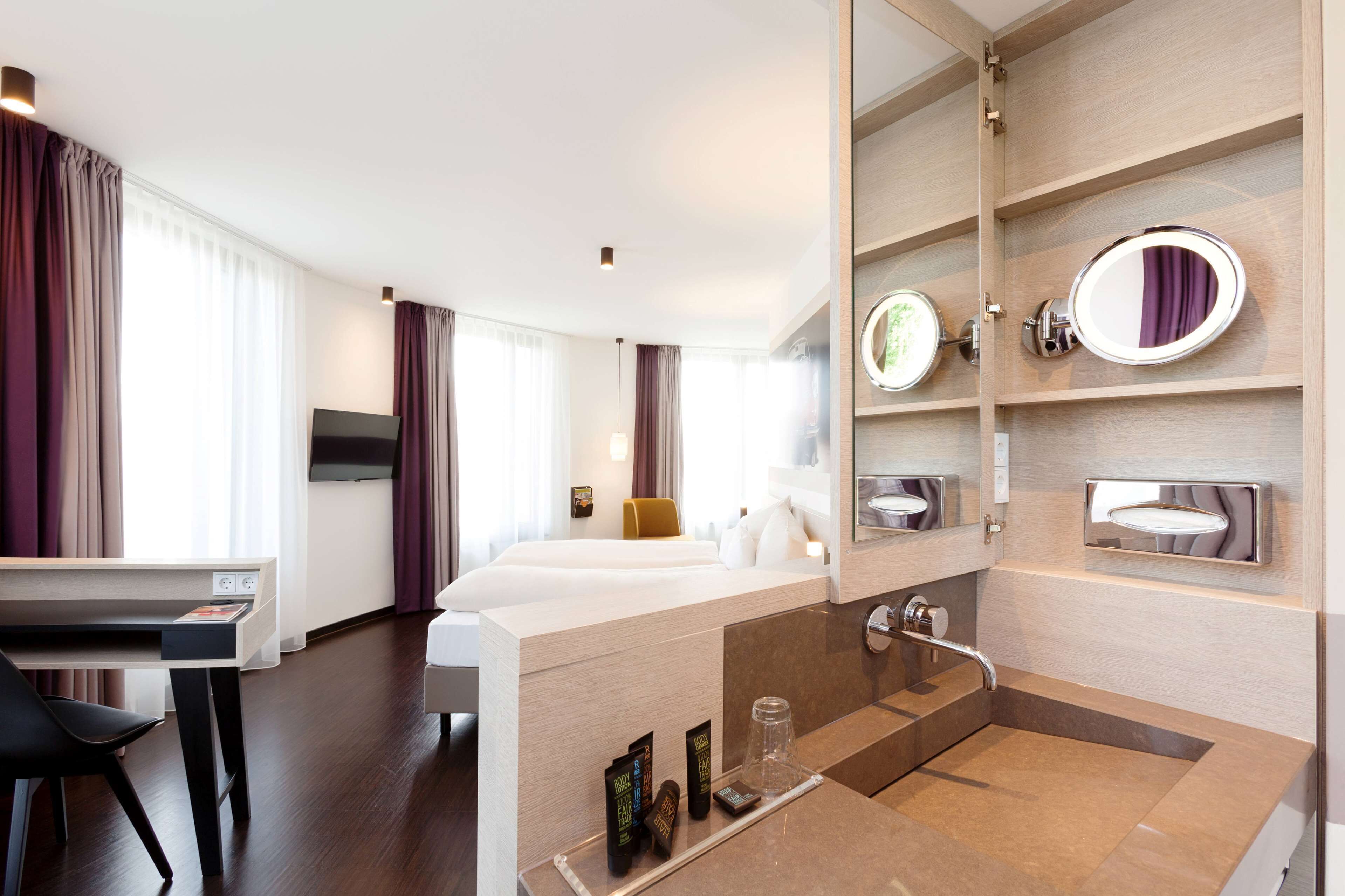 studio | in-room safe, desk, laptop workspace, soundproofing