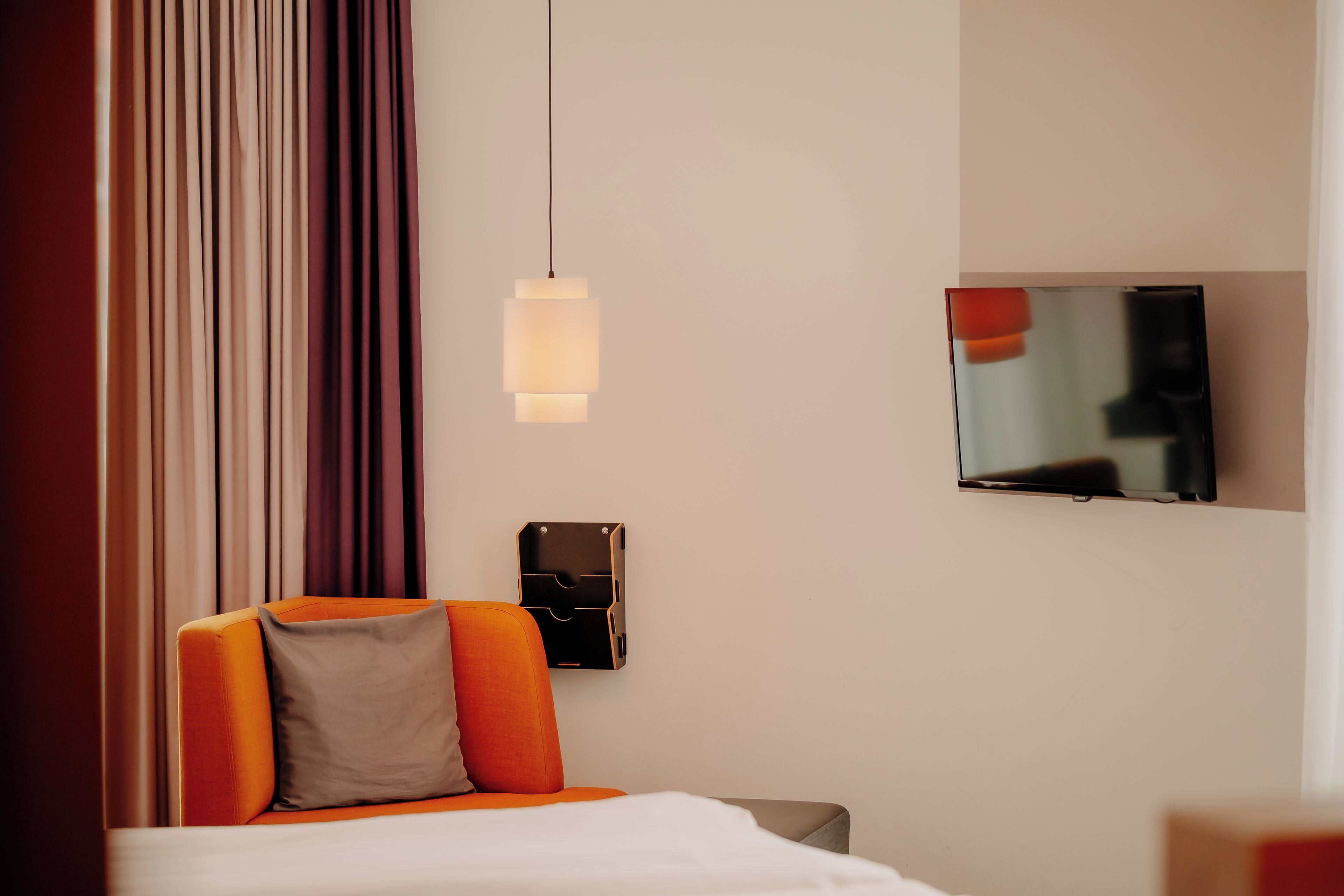Comfort kamer, uitzicht op de stad | Hypoallergeen beddengoed, een kluis op de kamer, een bureau