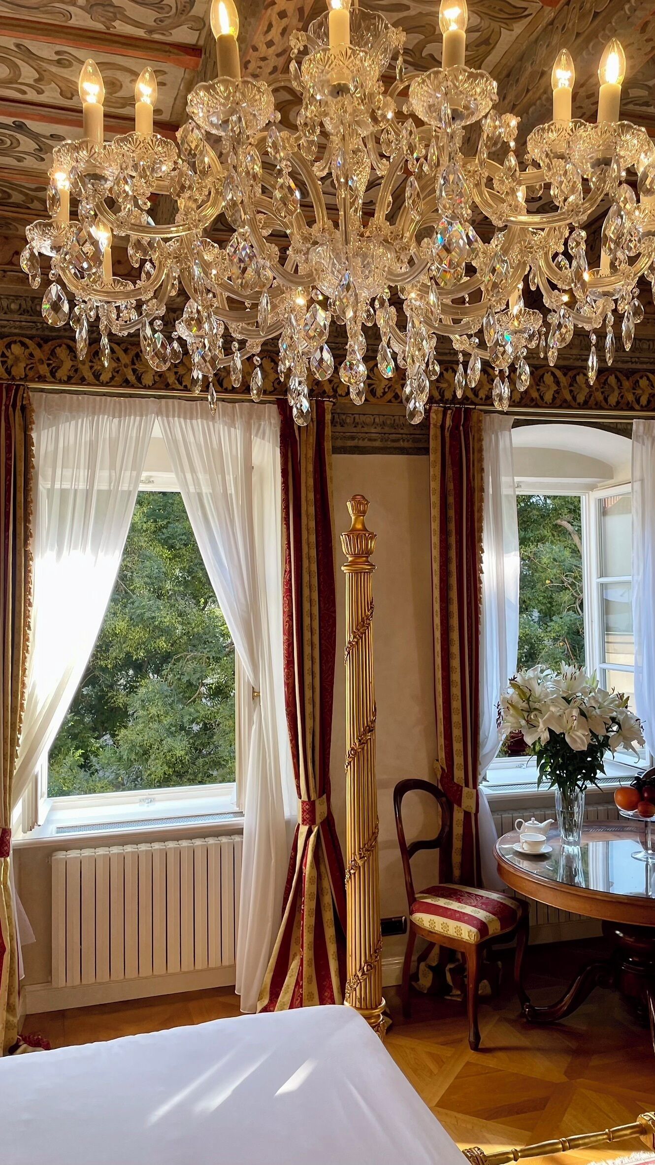 1 bedroom, hypo-allergenic bedding, down duvets, minibar