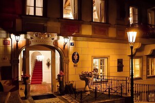 Front of property - evening/night