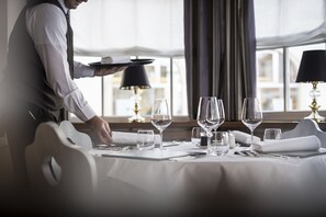 Breakfast, lunch, dinner served; local cuisine  - Post Hotel - Adults Only (San Candido)