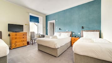 Superior Quadruple Room, Multiple Beds | Desk, laptop workspace, iron/ironing board, free WiFi