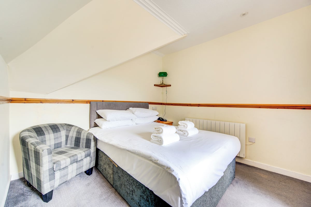 Classic Double Room, 1 Double Bed | Desk, laptop workspace, iron/ironing board, free WiFi