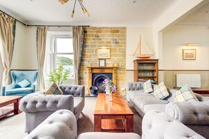 Área de estar no saguão