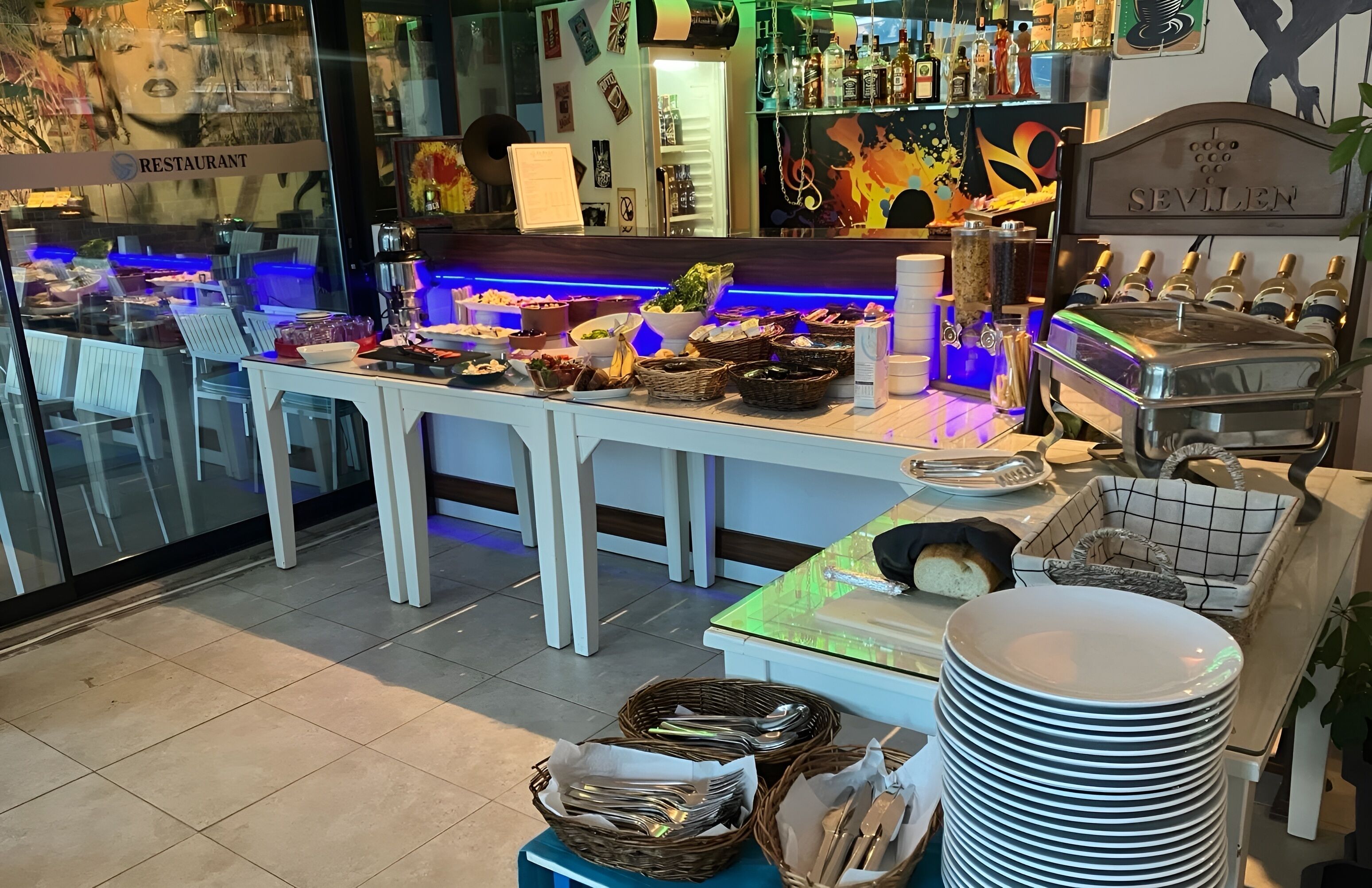 daily buffet breakfast (try 400 per person)