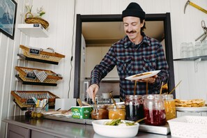 Desayuno continental gratuito y diario