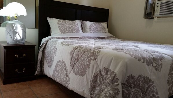 2 Bedroom Suite, 2 Queen Beds with Sofabed | 書桌、免費 Wi-Fi