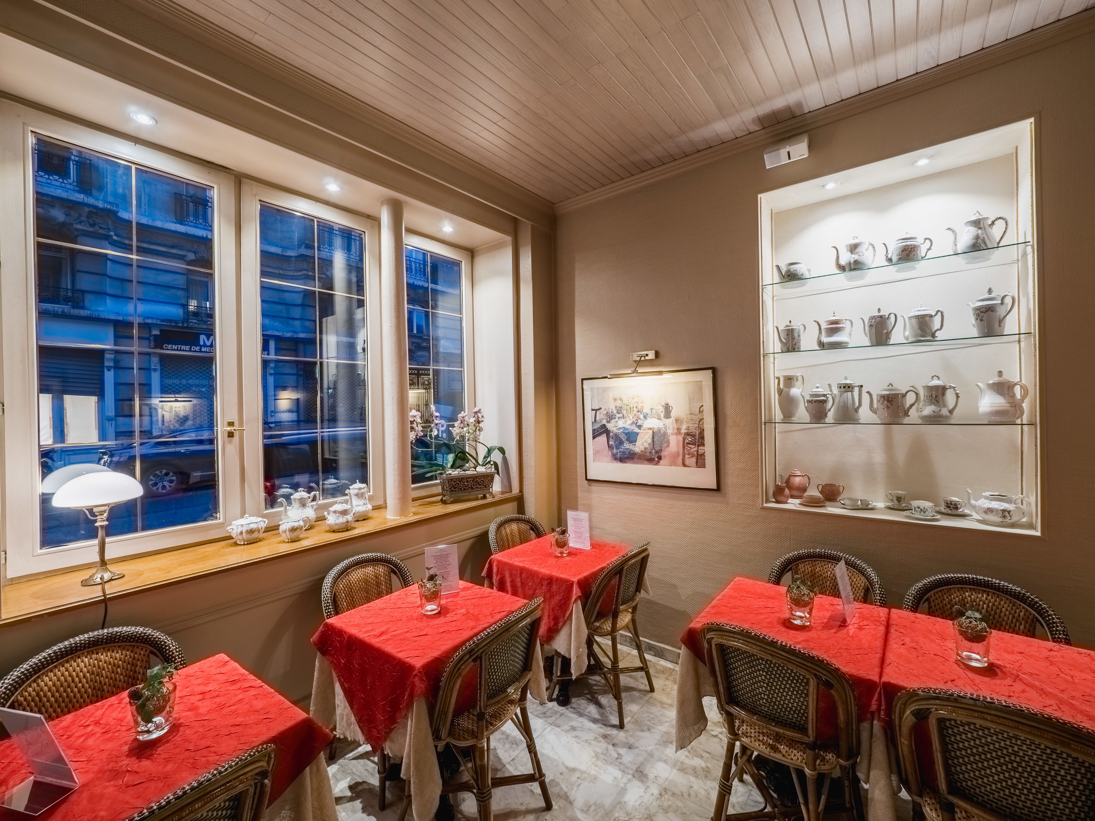 daily continental breakfast (eur 17 per person)