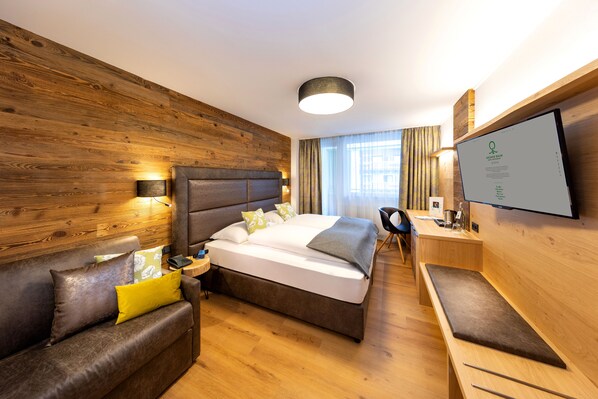 Premium bedding, in-room safe, desk, soundproofing