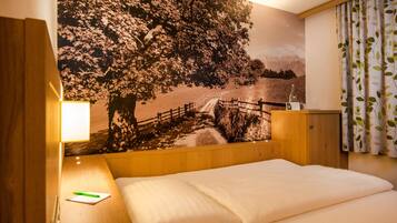 Economy-Einzelzimmer | Hochwertige Bettwaren, Zimmersafe, Schreibtisch, schallisolierte Zimmer