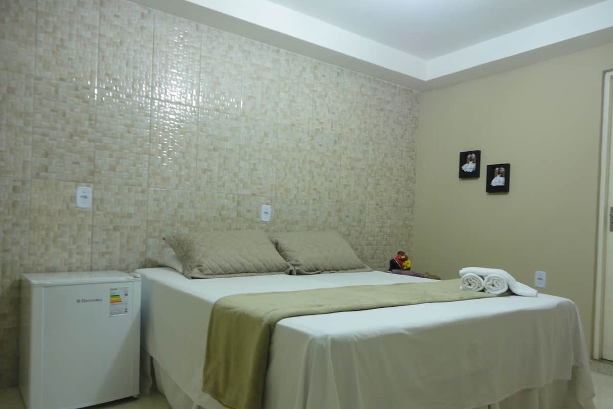 Ropa de cama de alta calidad y minibar