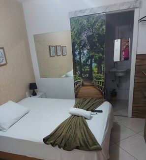 Enkelrum | Sängtillbehör av högsta kvalitet och minibar