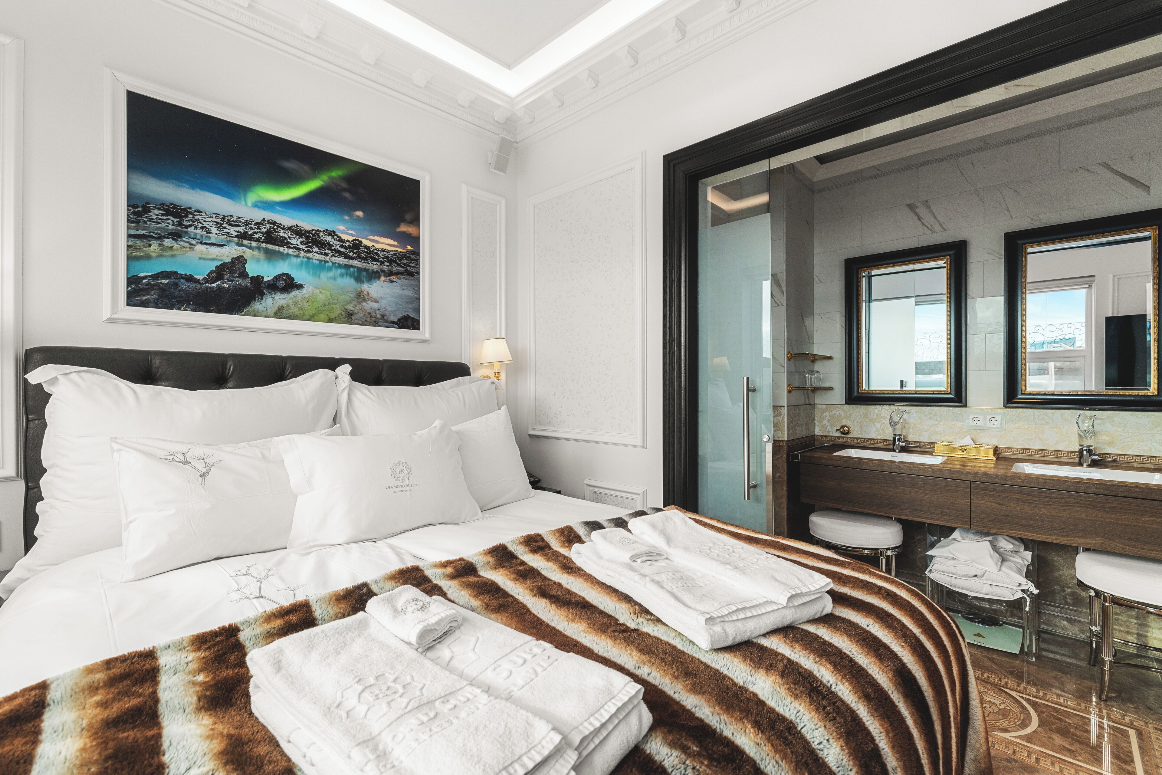 Sapphire Suite - Free Spa Access | Frette Italian sheets, premium bedding, in-room safe