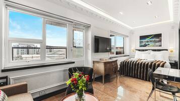 Sapphire Suite - Free Spa Access | Sábanas italianas Frette y ropa de cama de alta calidad