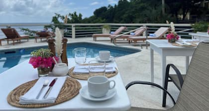 Beachcombers Hotel