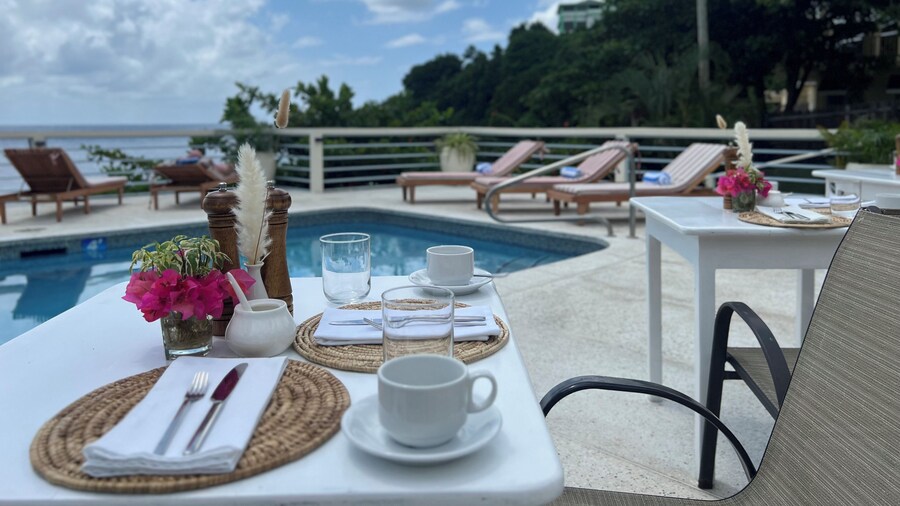 Beachcombers Hotel