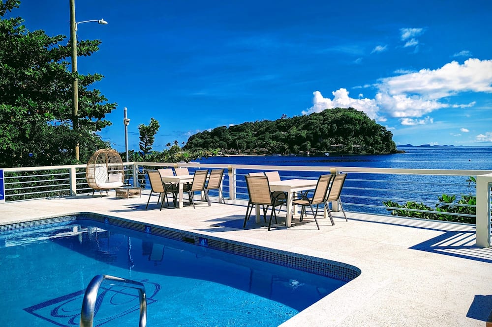 Beachcombers Hotel