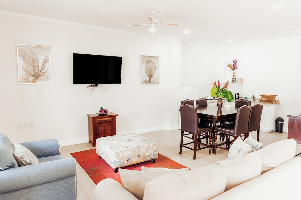 Beachcombers Hotel by null