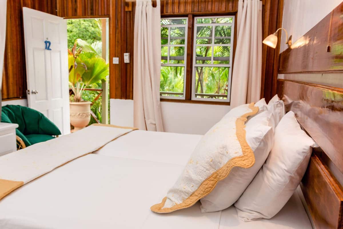 cabin | premium bedding, in-room safe, individually decorated